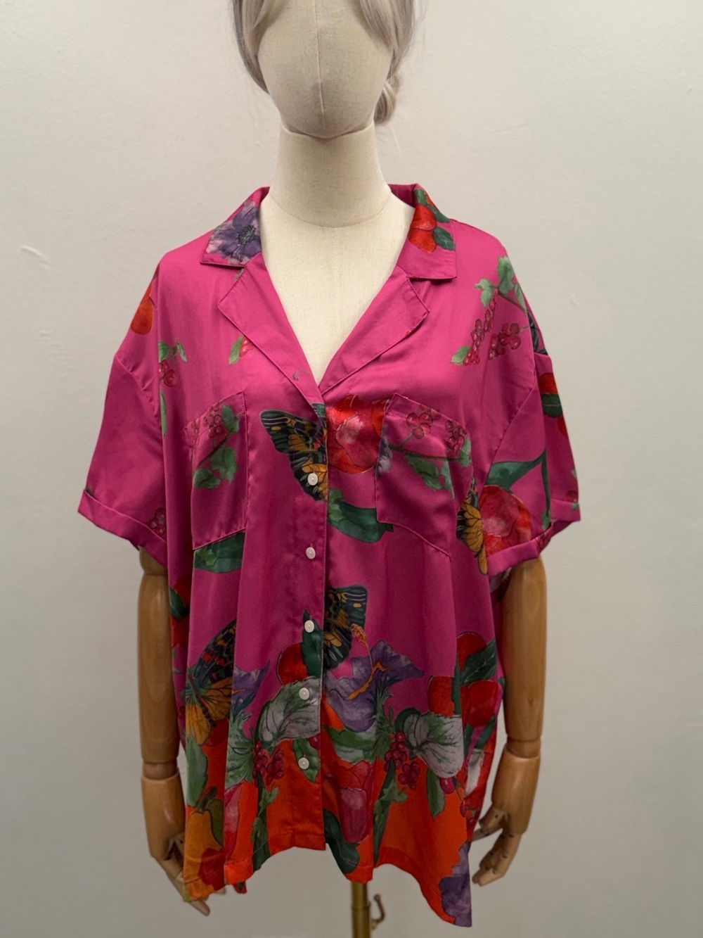 NWT Philosophy Woman Pink Floral Butterfly Satin Button Front Blouse 3X Tropical